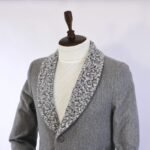 بالطو جوخ - رمادي فاتح -ياقة كول شال فرو - CT101 - Image 3